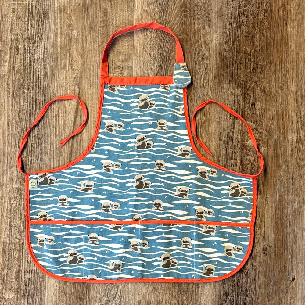 Toddler otter apron